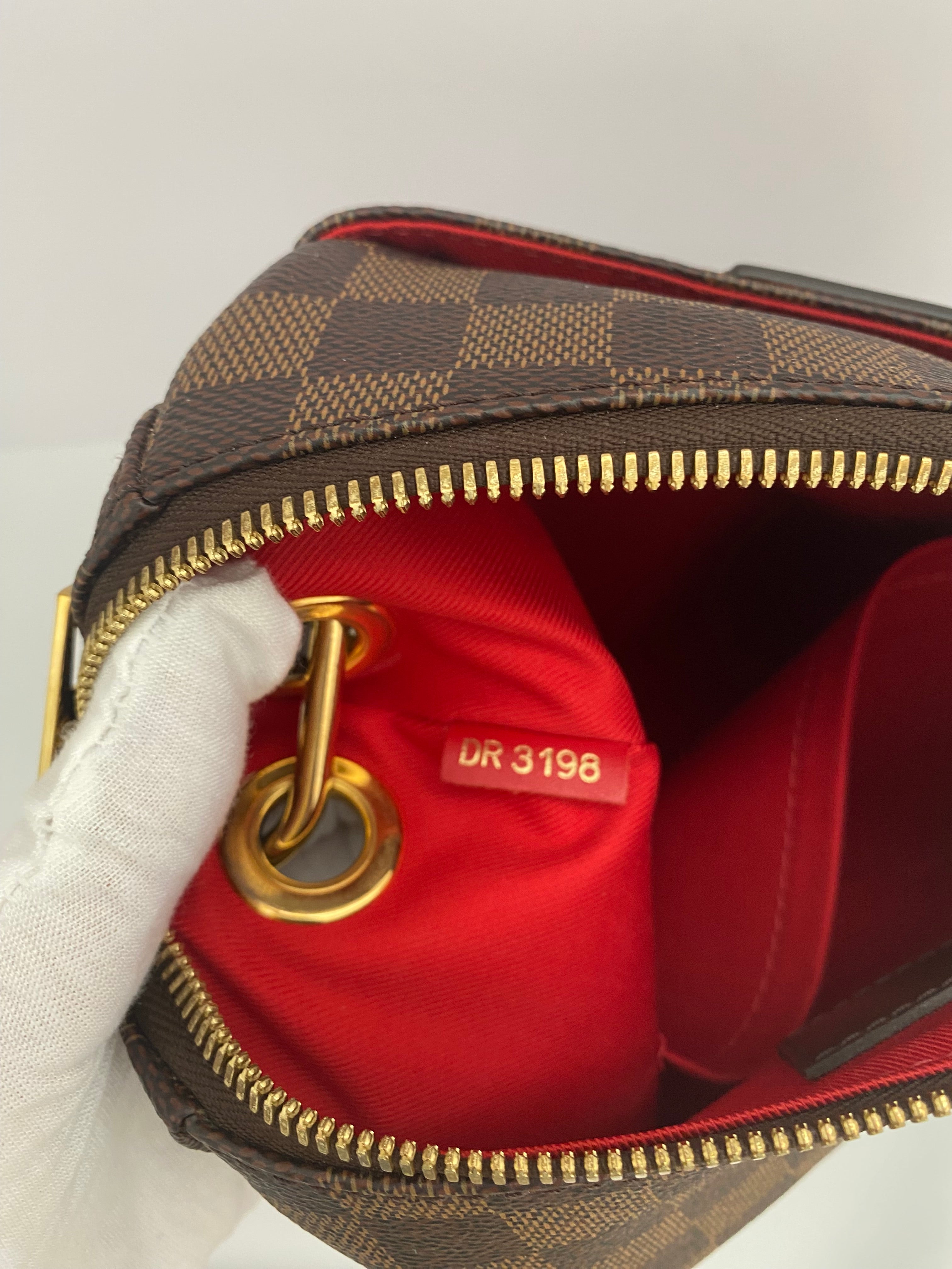 Louis Vuitton South Bank Besace
