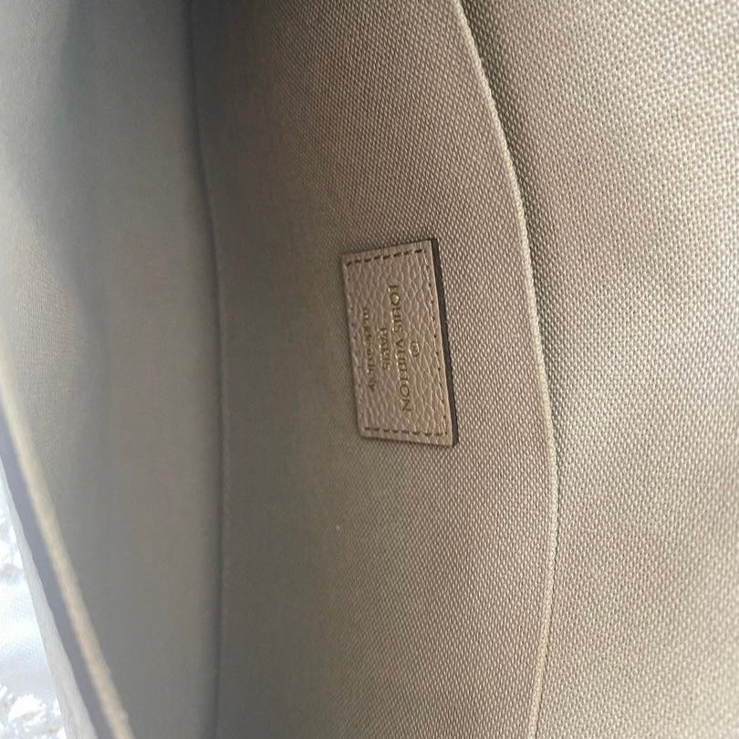 Louis Vuitton Tourterelle/Creme Pochette Felicie