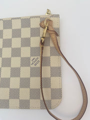 Louis Vuitton Neverfull Pouch In Damier Azur