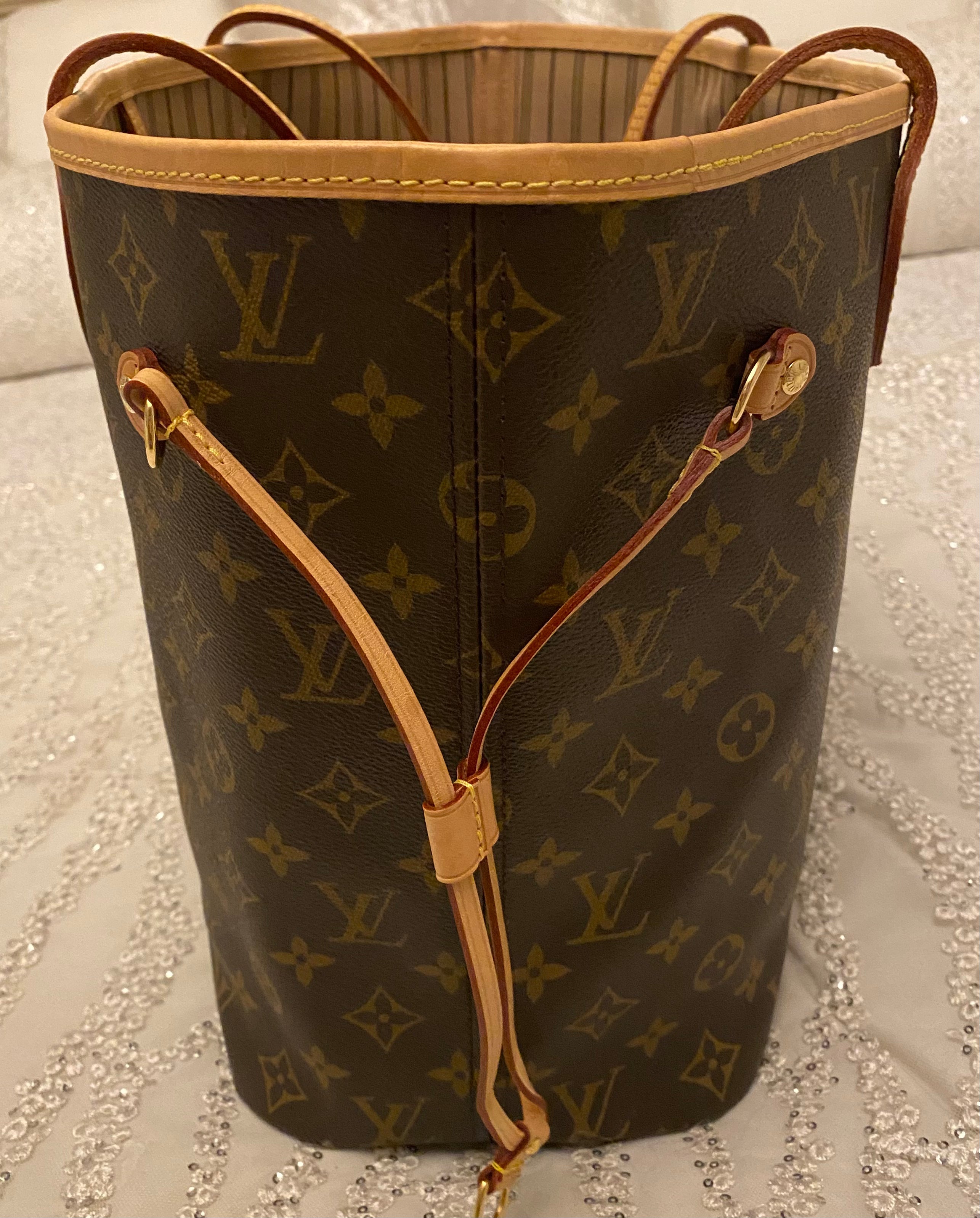 Louis Vuitton Monogram Neverfull MM With Pouch