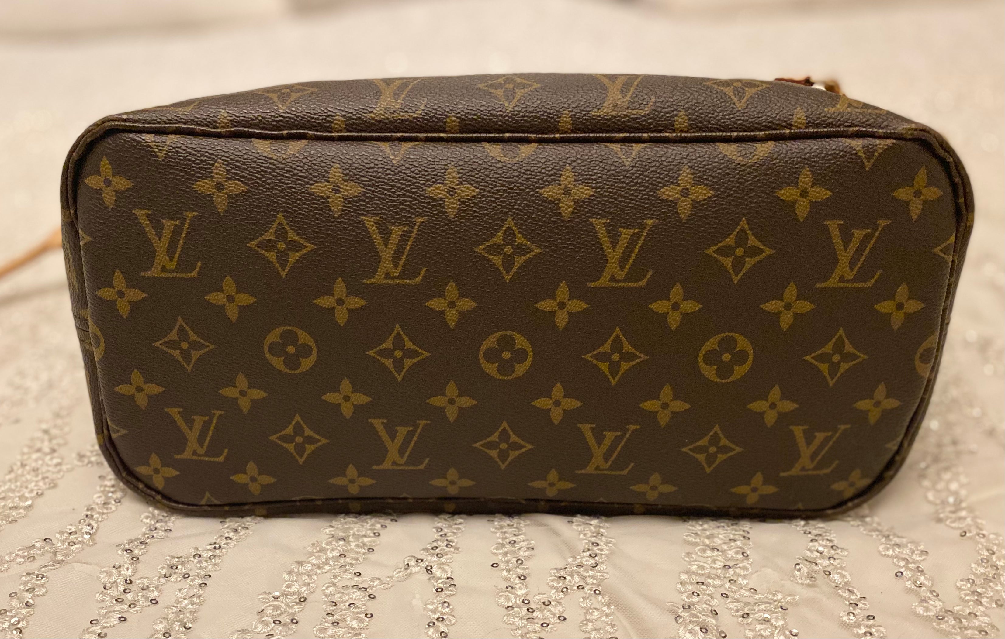 Louis Vuitton Monogram Neverfull MM With Pouch