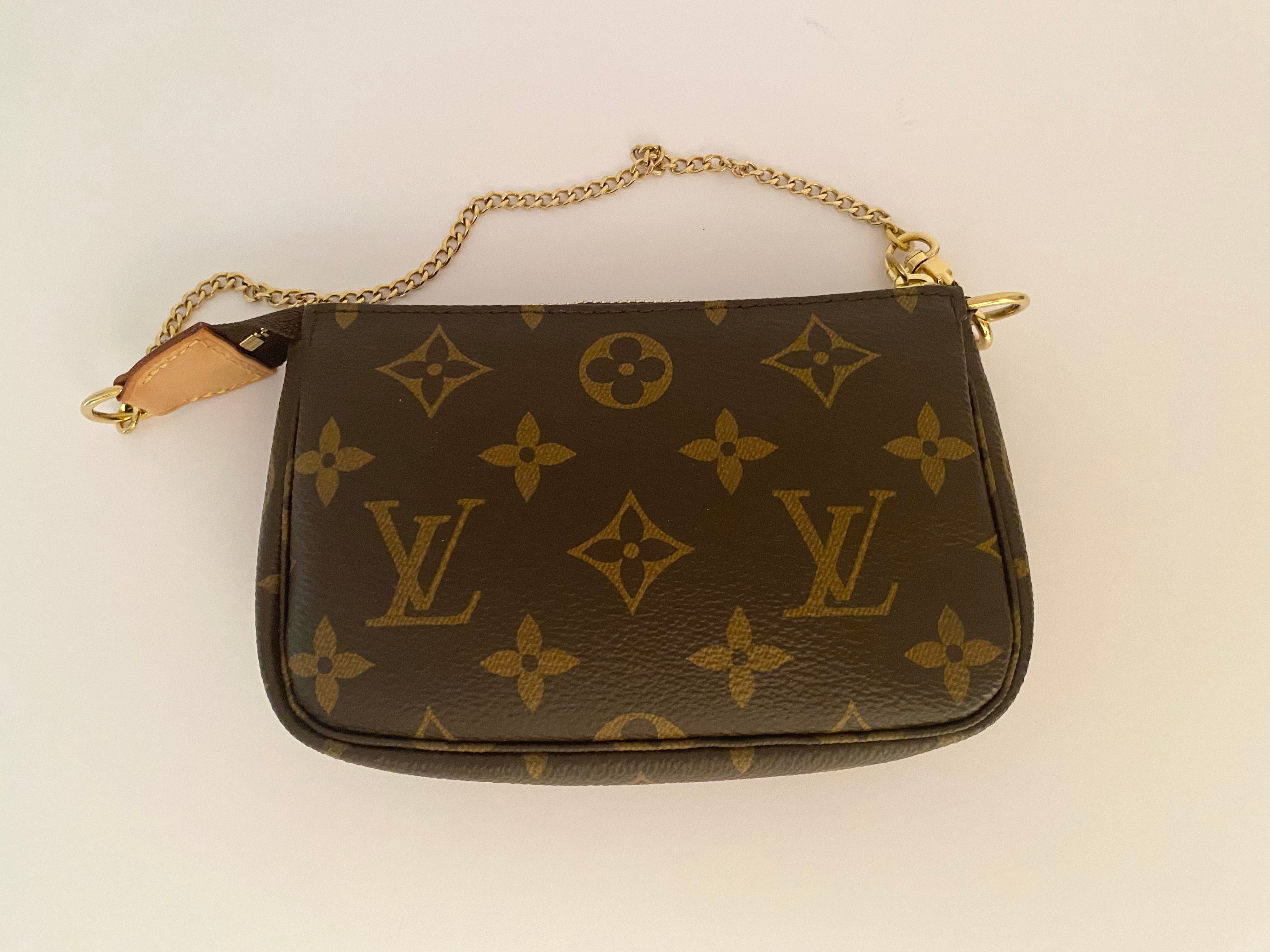 Louis Vuitton Mini Pochette In Monogram Canvas (RRP £530.00)