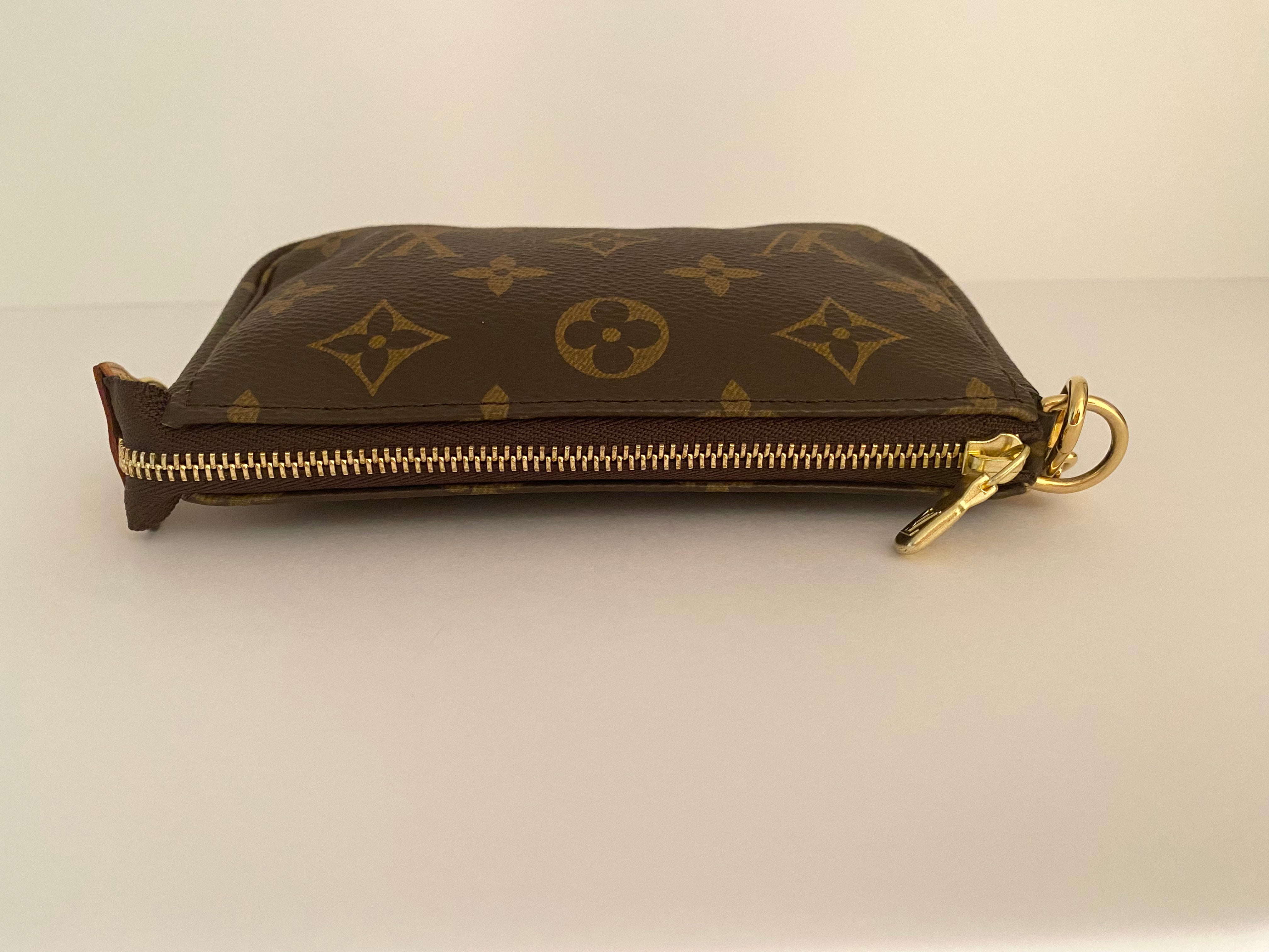 Louis Vuitton Mini Pochette In Monogram Canvas (RRP £530.00)