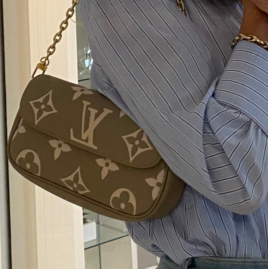 Louis Vuitton Ivy Wallet On A Chain (RRP £1530)