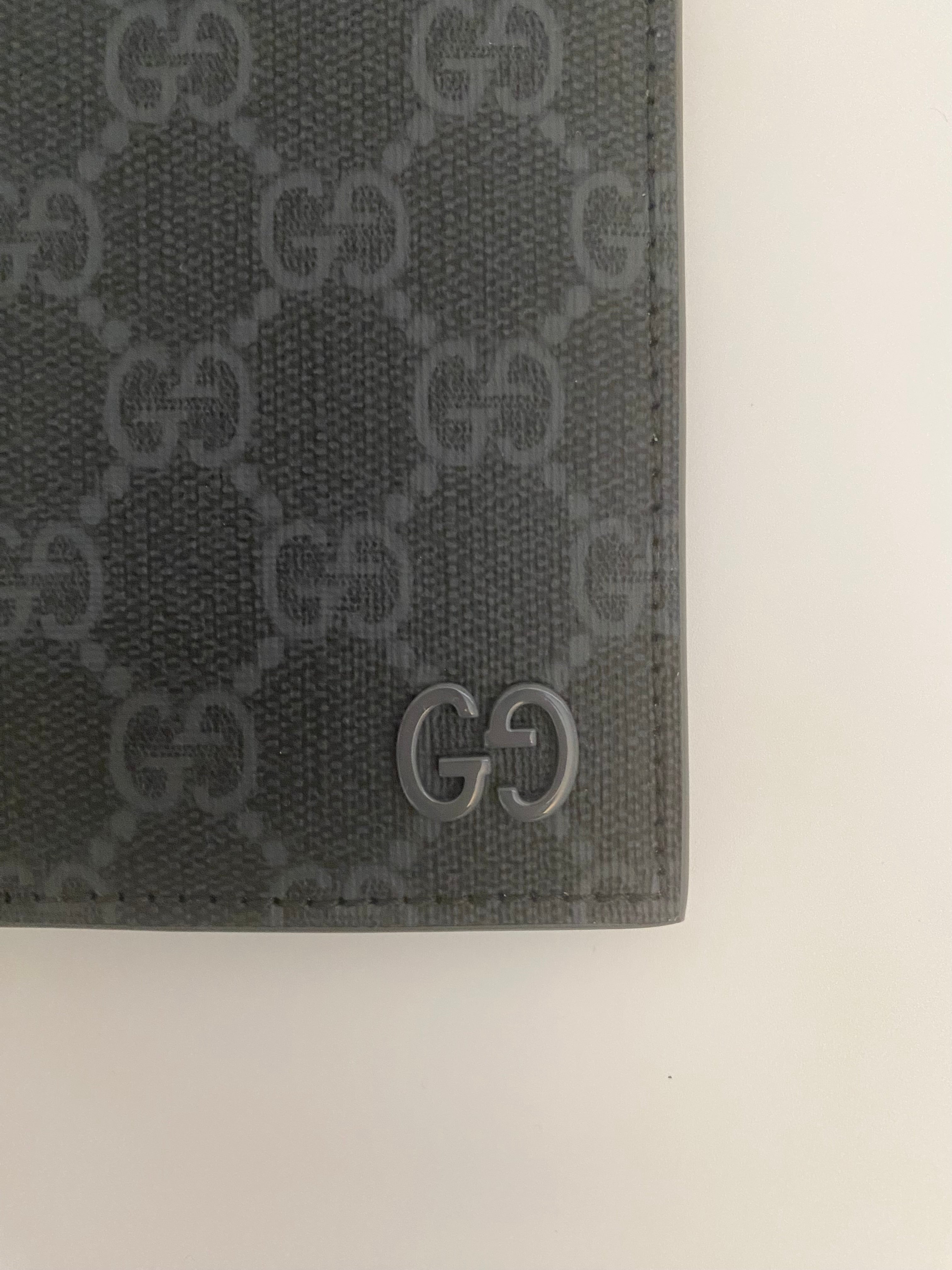 Gucci GG Supreme Canvas Passport Holder (RRP £265)