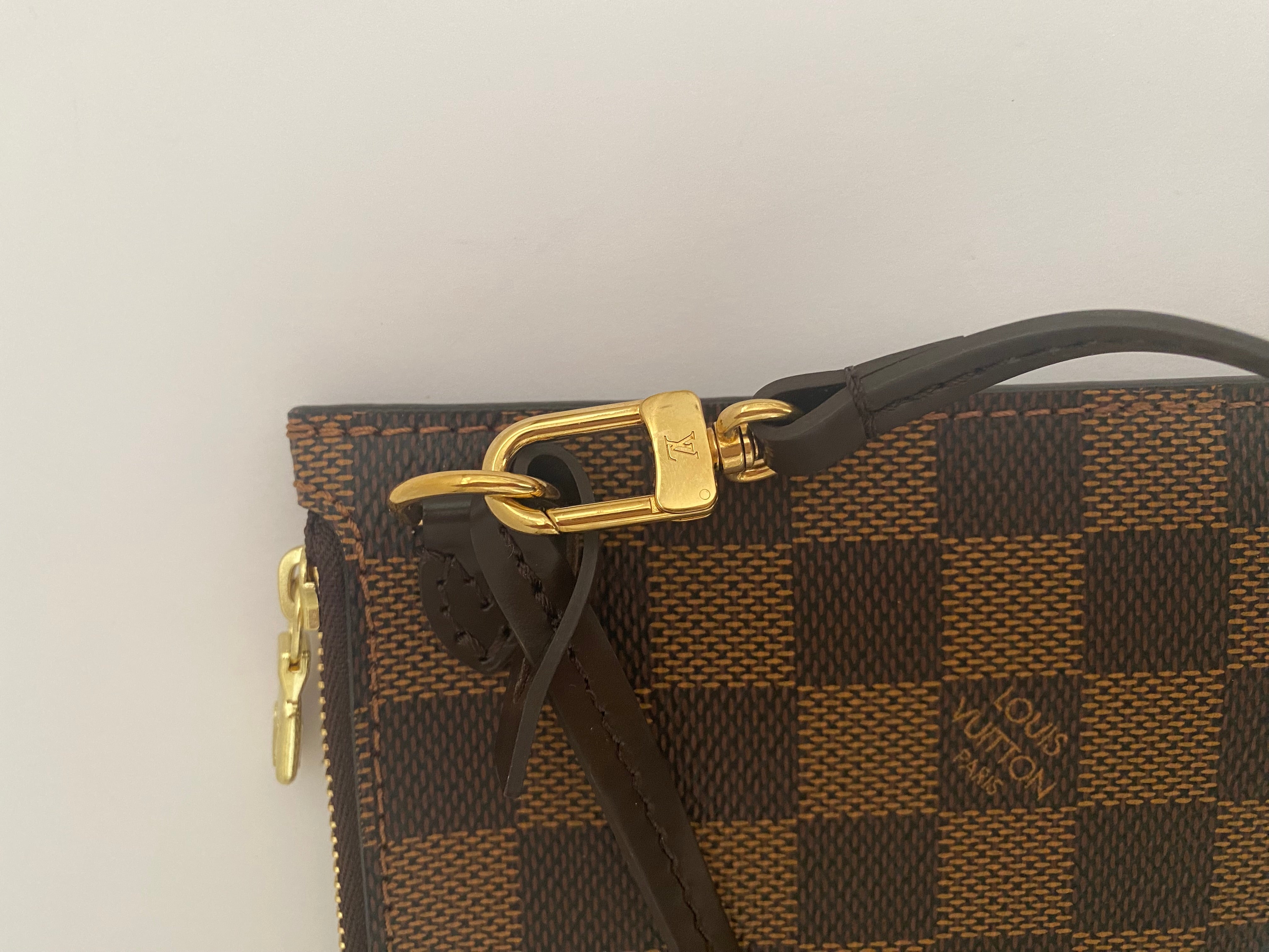 Louis Vuitton Damier Ebene Neverfull Pouch