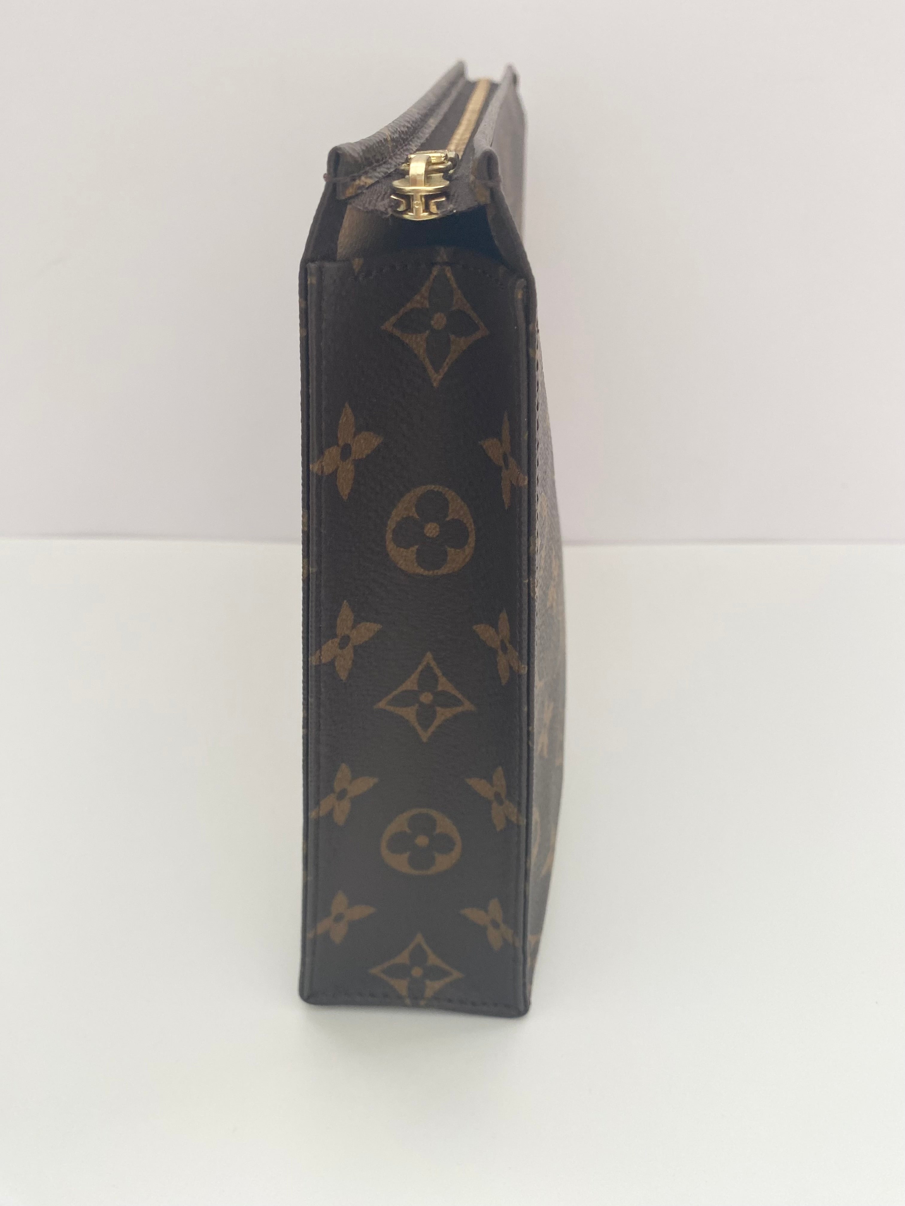 Louis Vuitton Monogram Toiletry 26